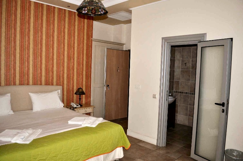./../img/015 AKPAION ROOM 2.jpg